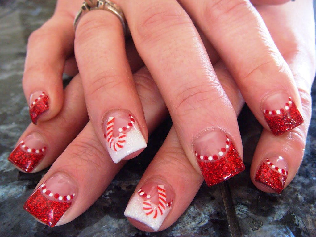 Easy Christmas Nail Designs