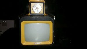 Vector Hand Crank TV Radio