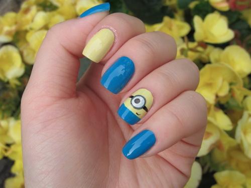 Easy Minion Nails