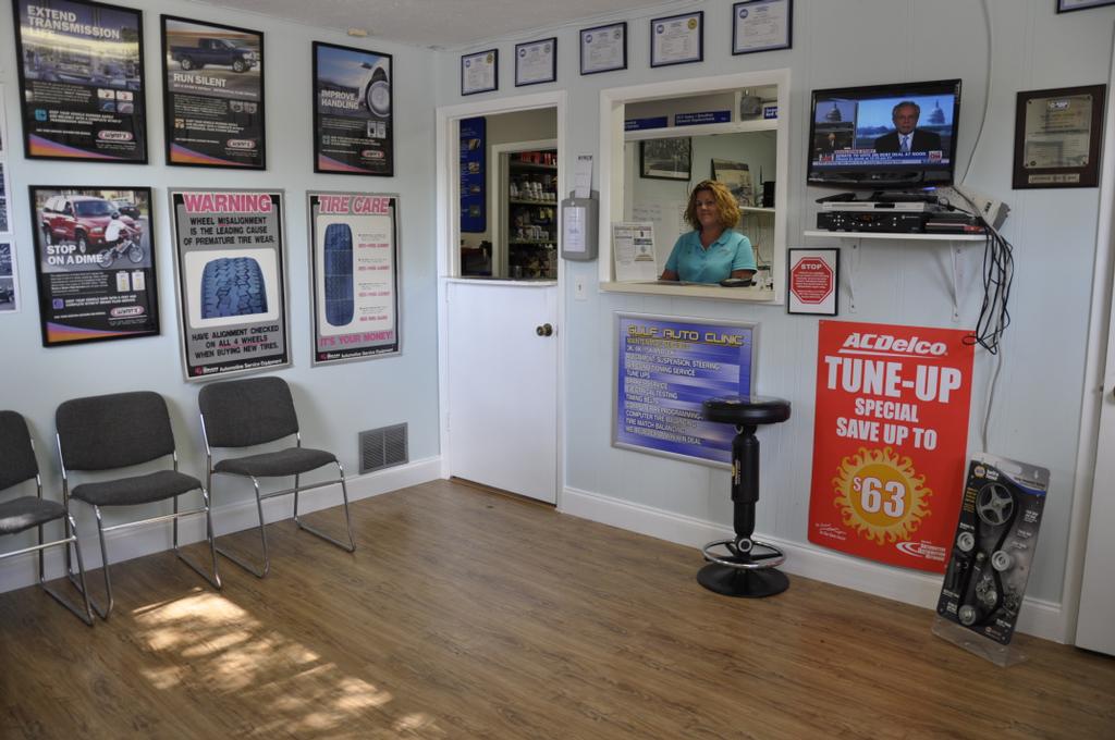 Auto Repair Shop Waiting Rooms