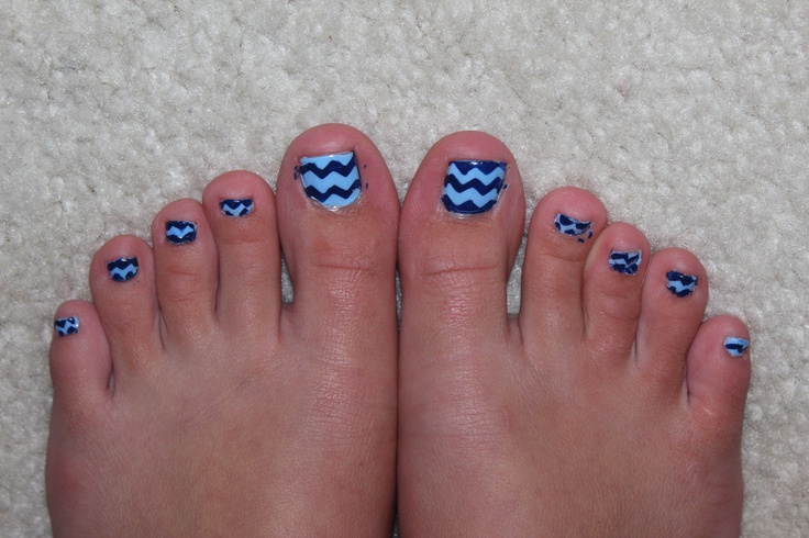 Chevron Toe Nail Design