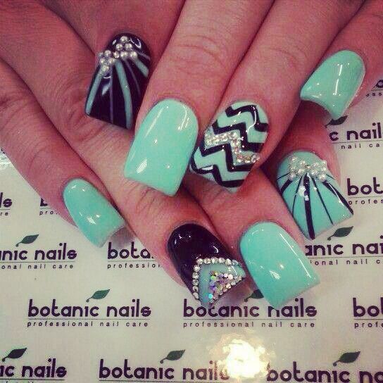 Turquoise Chevron Nail Designs