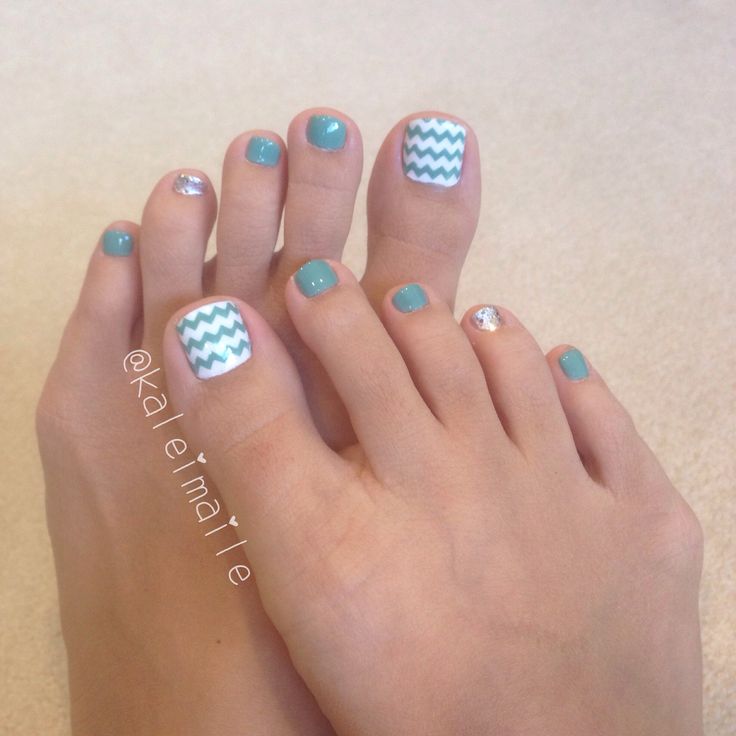 Turquoise Chevron Toe Nails