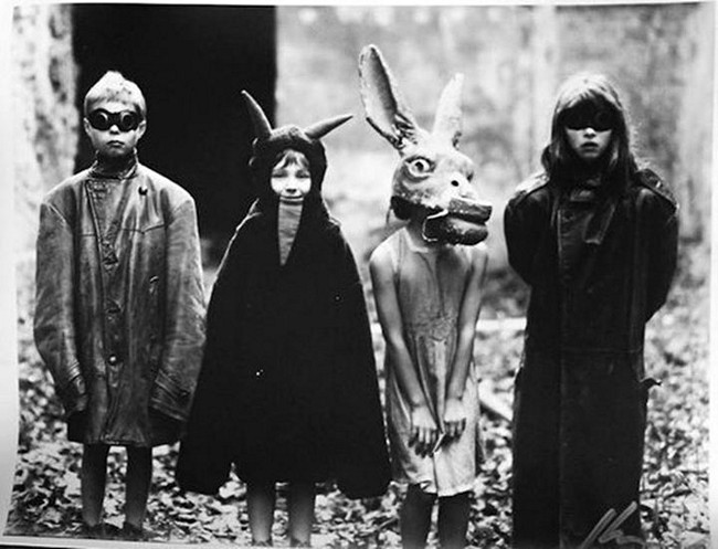 Black and White Creepy Halloween Costumes Black and White Creepy Halloween Costumes