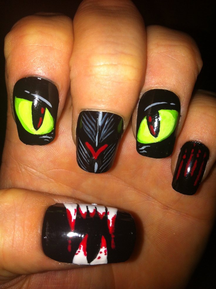 Scary Halloween Nail Art