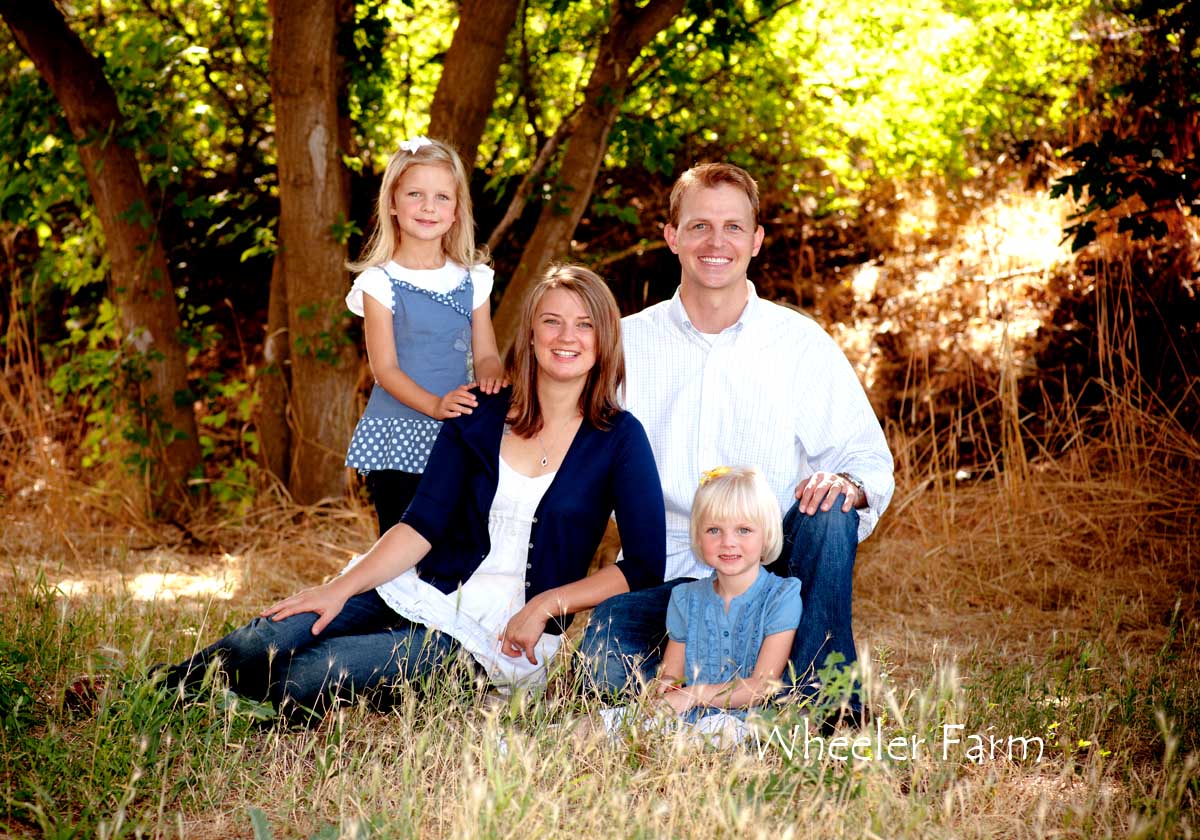 Outdoor Family Portrait Poses