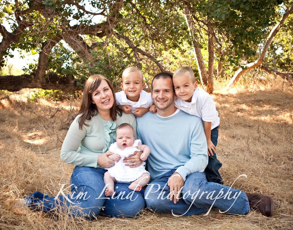 Outdoor Family Portrait Poses