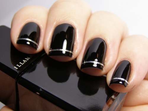 Black Nails with Silver Line Black Nails with Silver Line