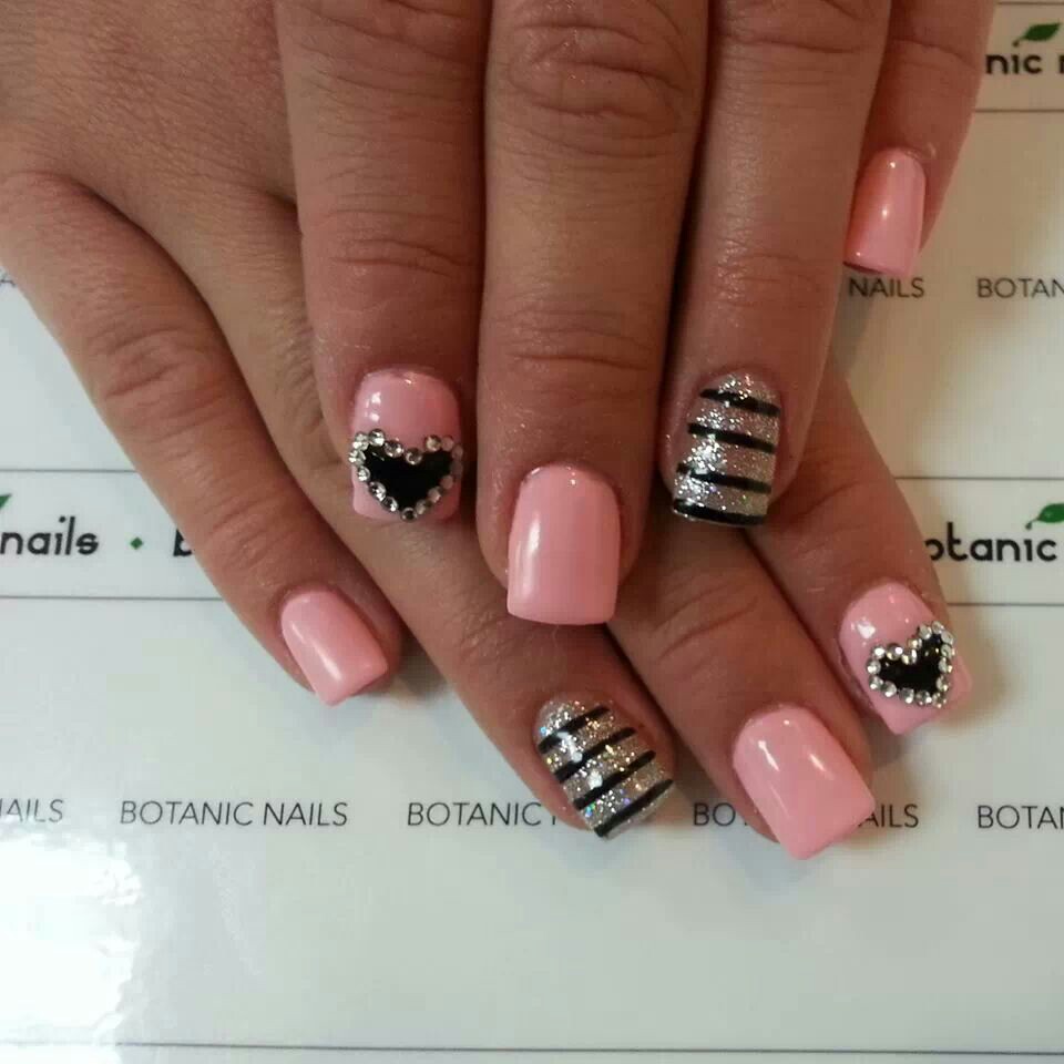 Light Pink and Black Nail Design Light Pink and Black Nail Design