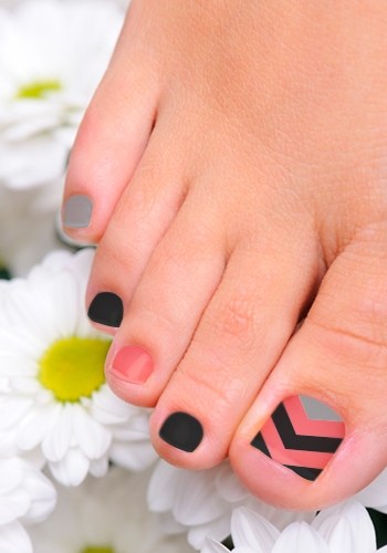 Black and Orange Toe Nail Art Designs