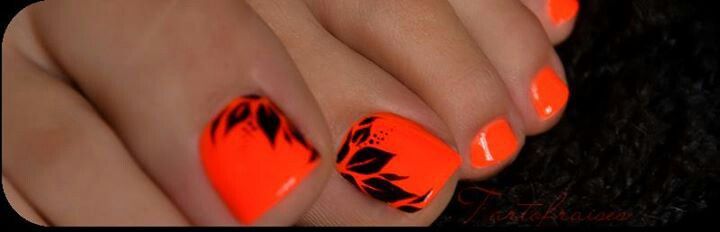 Black and Orange Toe Nail Design