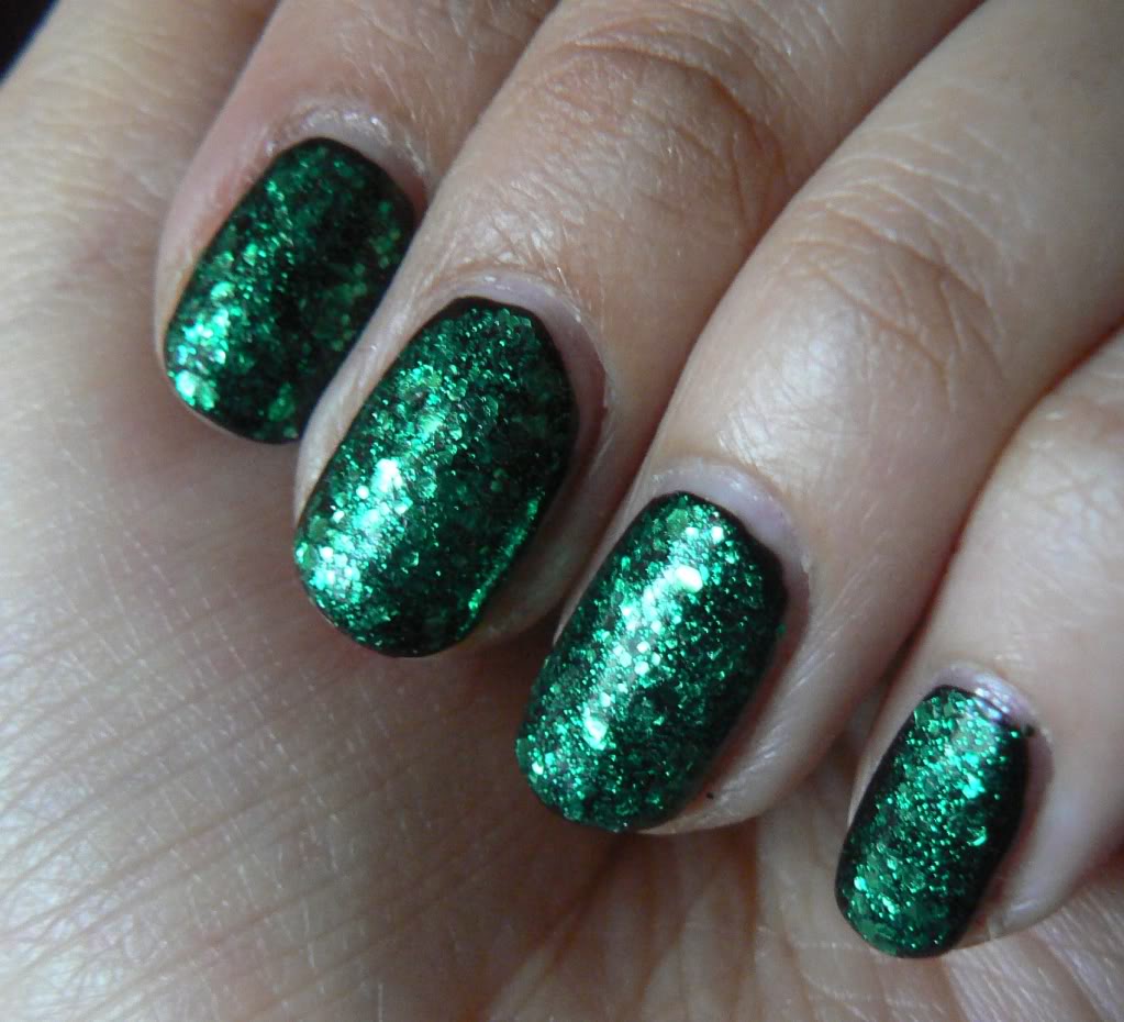 Green Glitter Acrylic Nail Design