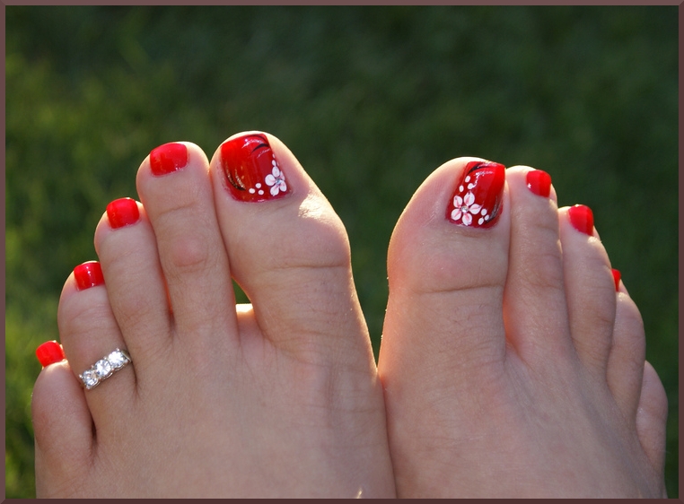 Simple Flower Toe Nail Designs