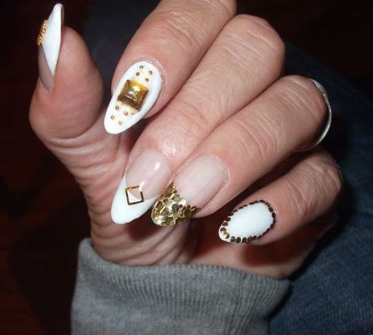 White and Gold Nail Art Design