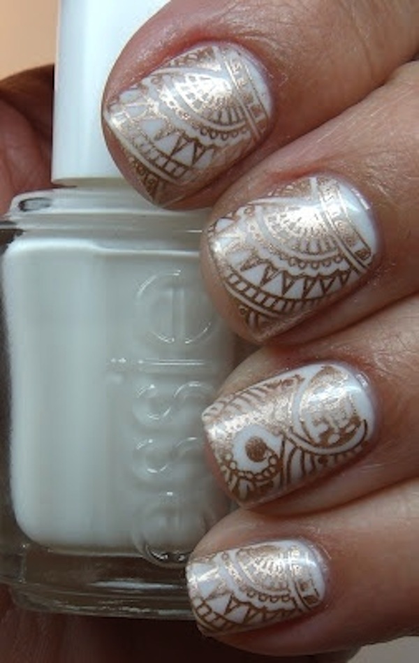 White and Gold Nail Art Design