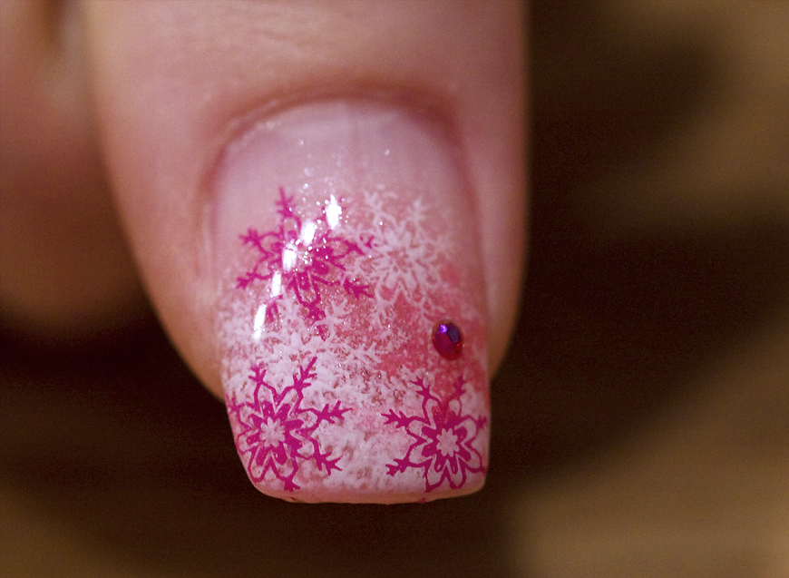 Pink Christmas Nail Art Designs