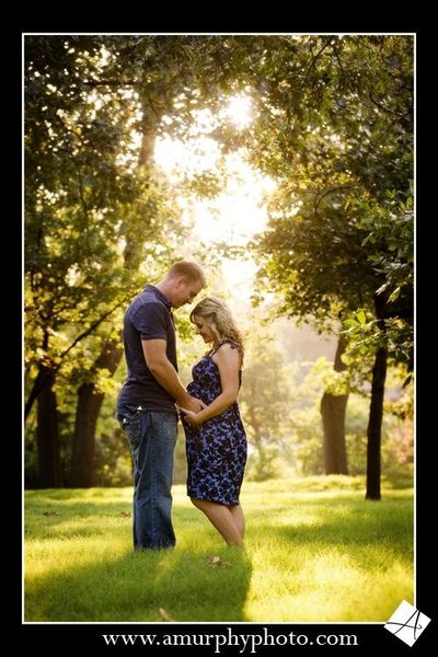 Spring Outdoor Maternity Photo Shoot Ideas