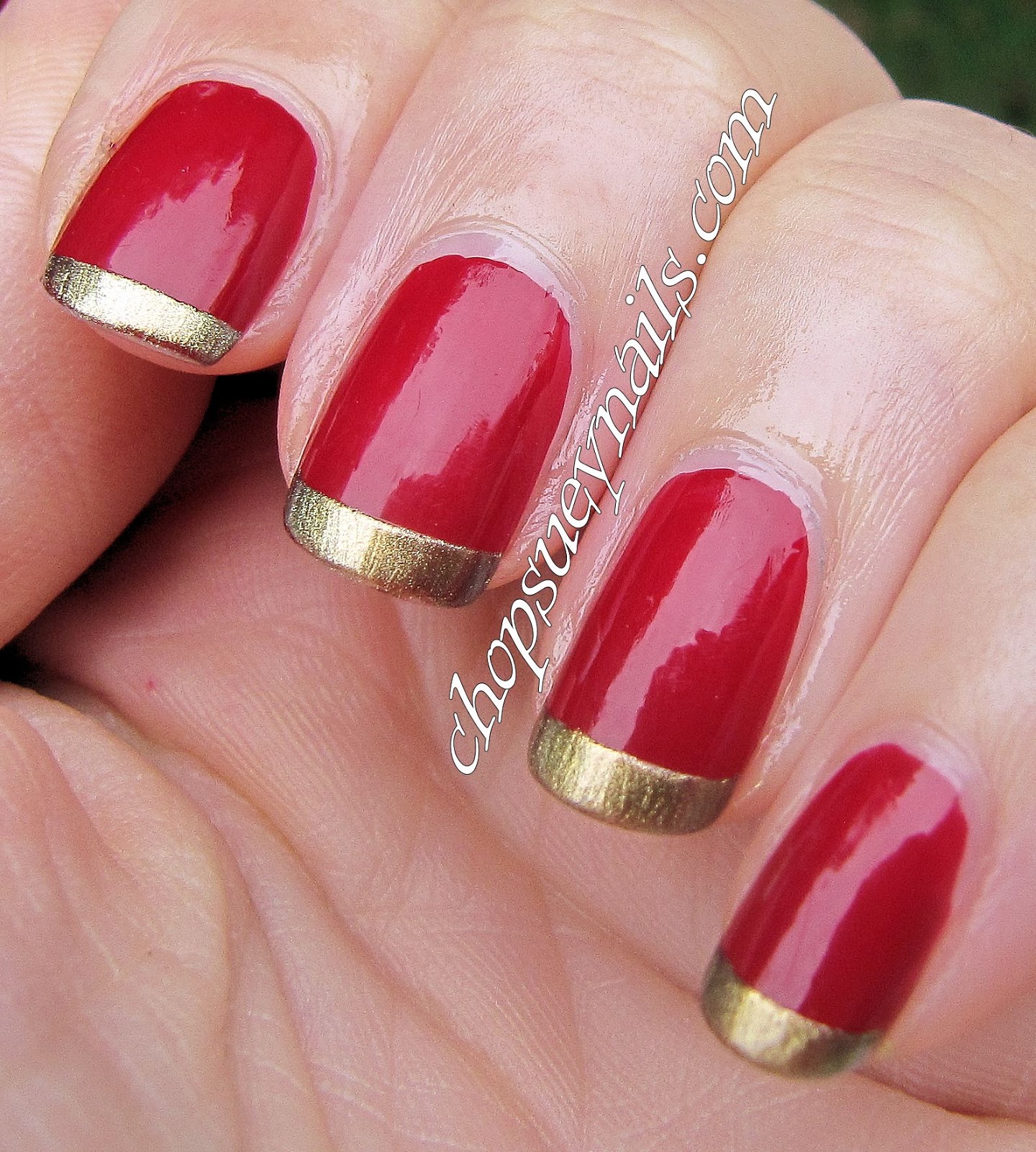 Red and Gold Christmas Nail Designs