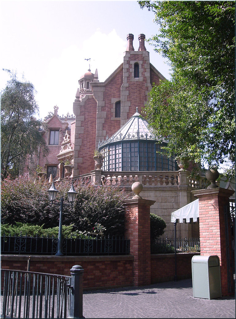 Haunted Mansion Disney World View