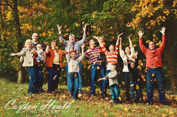 Large Family Fall Photo Ideas