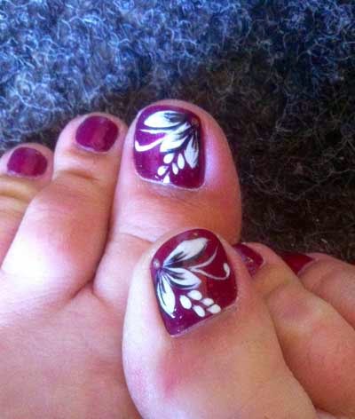 Flower Toe Nail Art