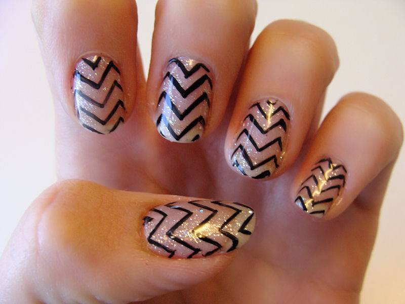 Zig Zag Nail Design