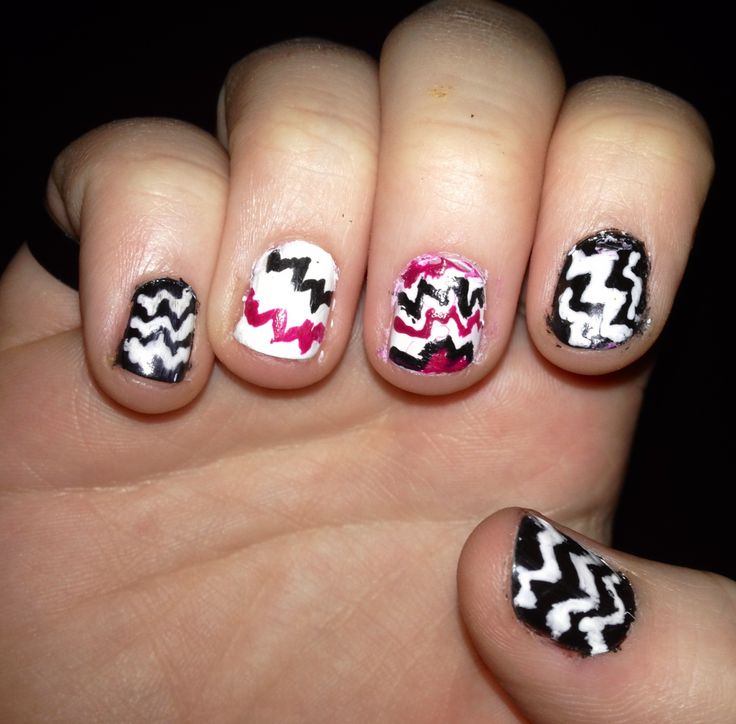 Zig Zag Nail Design