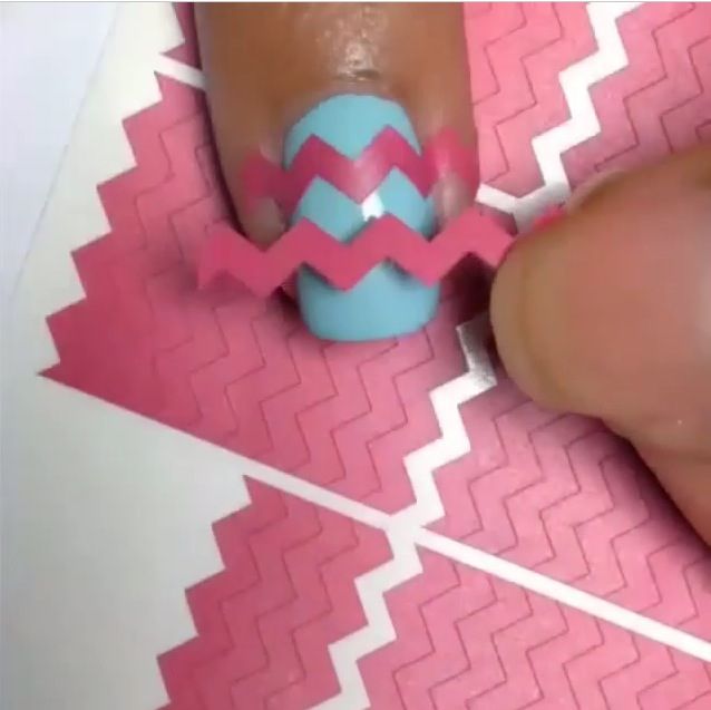 Zig Zag Nail Design