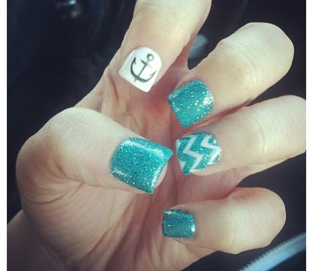 Zig Zag Nails with Designs