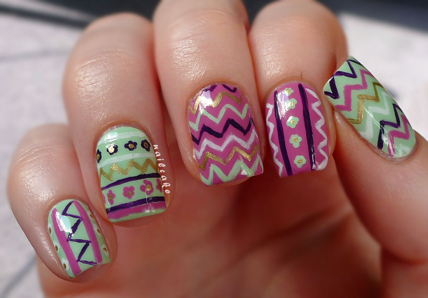 Zig Zag Nails with Designs