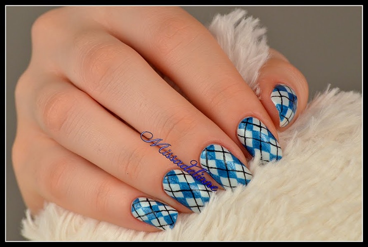 Plaid Nail Design