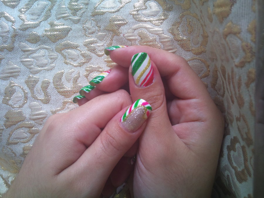 Christmas Candy Cane Nail Art Design