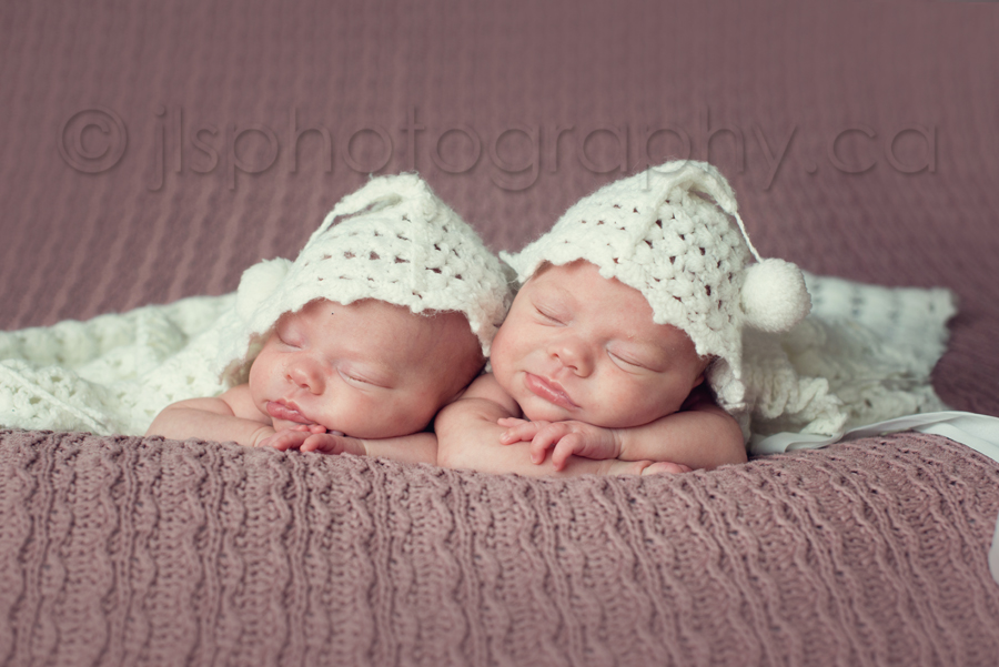 Identical Twins Girls Newborn Photographer