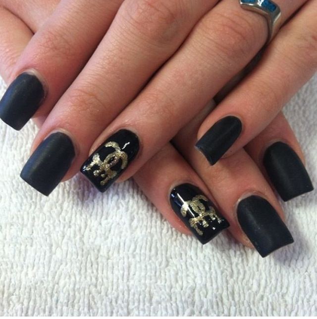 Matte Black Acrylic Nails