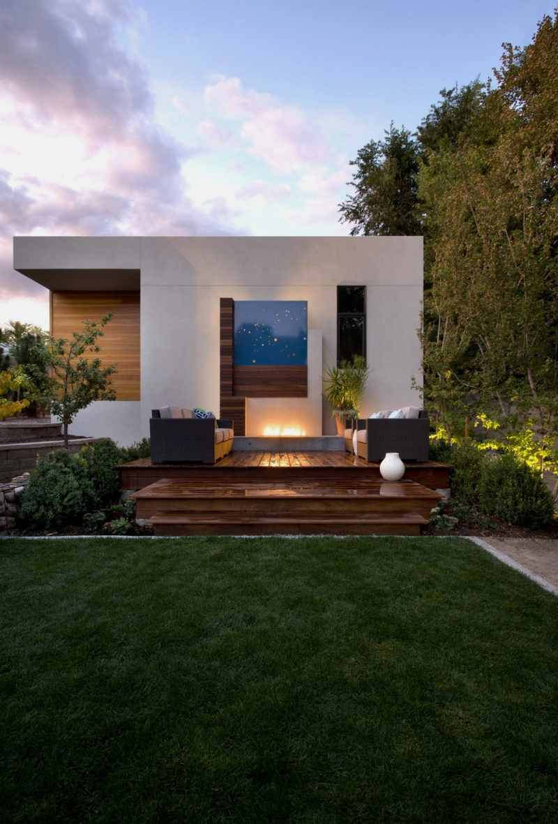 Modern Backyard House Modern Backyard House
