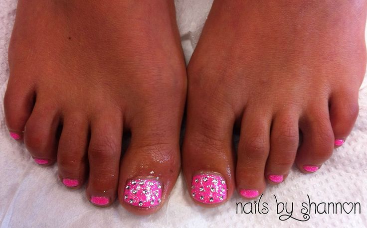 5. Pink and Purple Polka Dot Toe Nail Design - wide 11