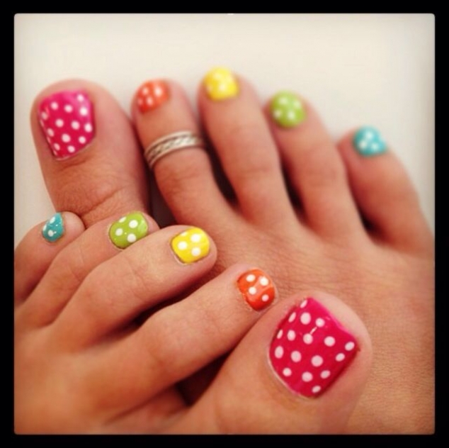 Cute Polka Dot Nail Design