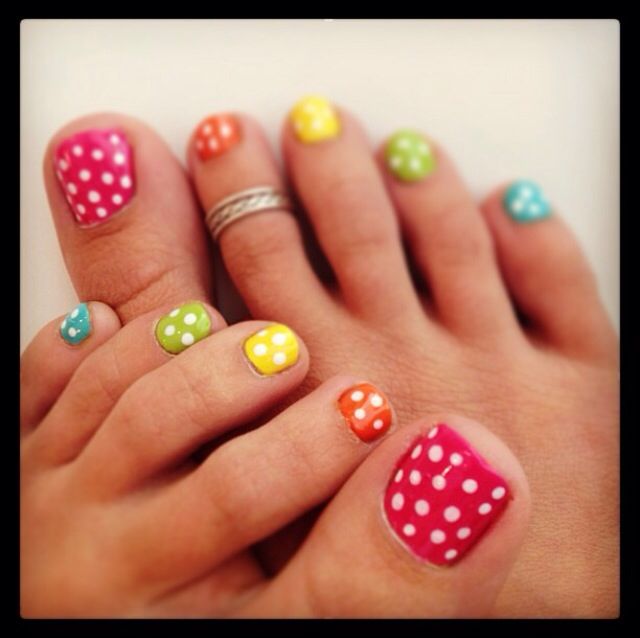 Cute Summer Toe Nails