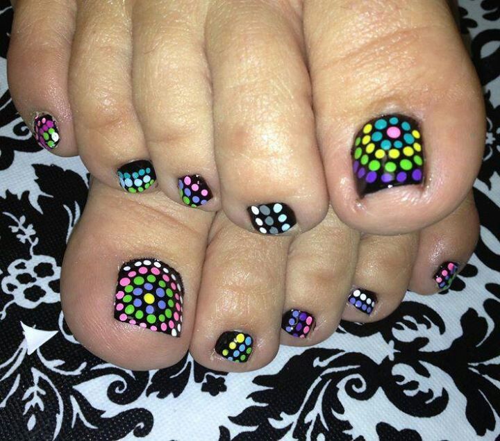 Toe Nail Design with Polka Dots