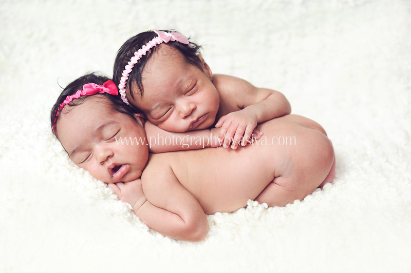 Twin Newborn Photography Pose Twin Newborn Photography Pose