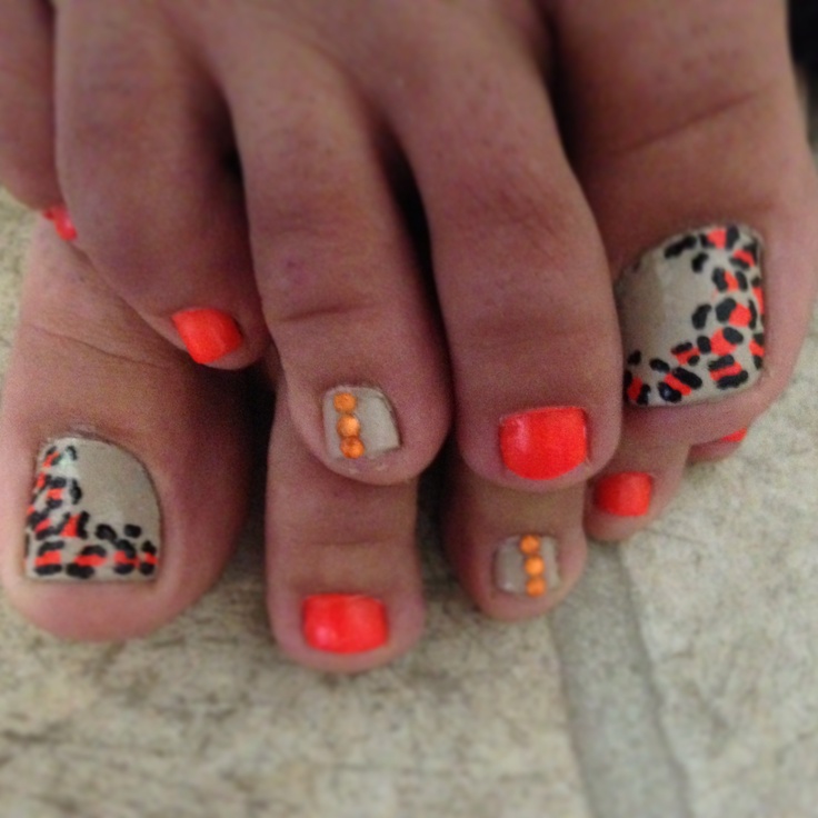 Leopard Toe Nails