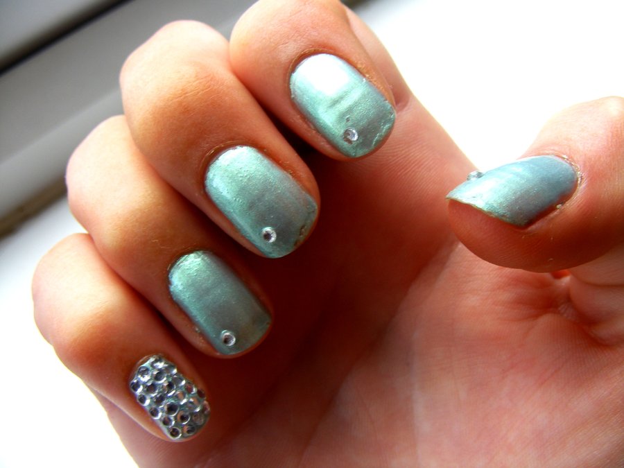 Nails with Diamonds