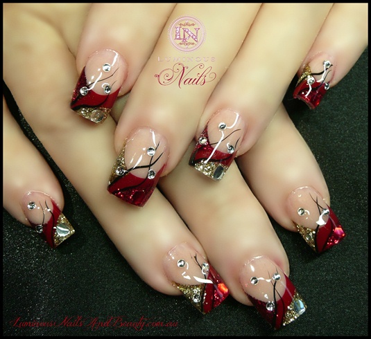Red and Gold Christmas Nail Art
