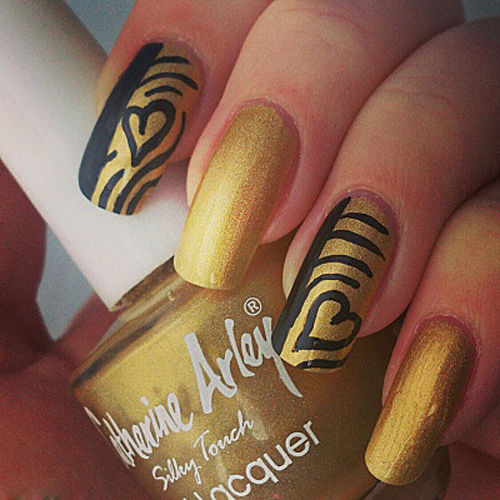 Black and Gold Nail Art Design