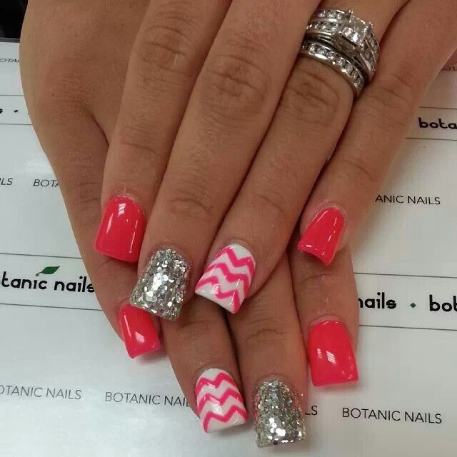 Chevron and Glitter Nail Designs