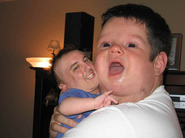 19 Photos of Creepy Photoshop Face Swaps