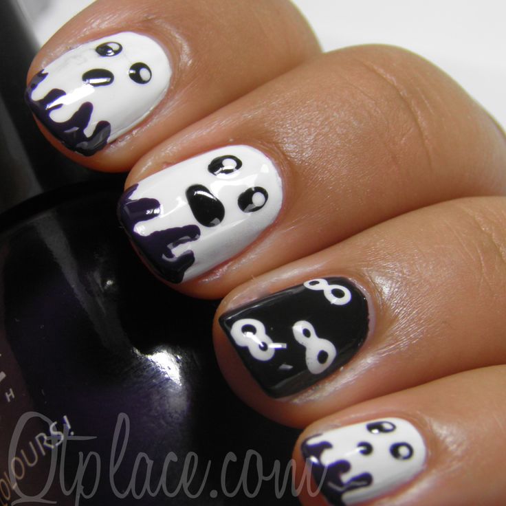 Halloween Ghost Nail Art