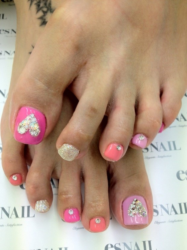 Toe Nail Design with Rhinestones