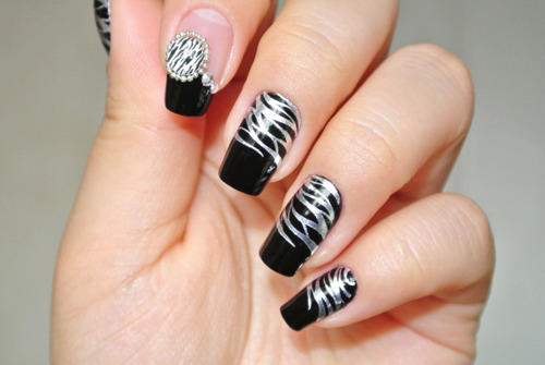 Black and Silver Nail Art Designs