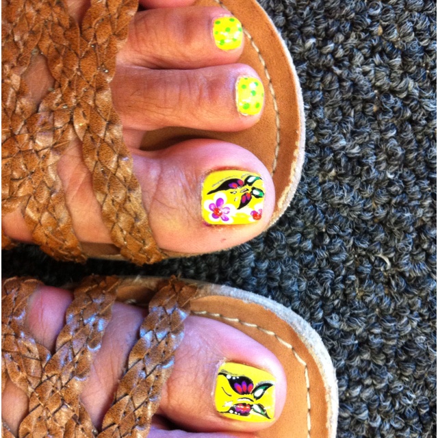 Butterfly Toe Nail Design